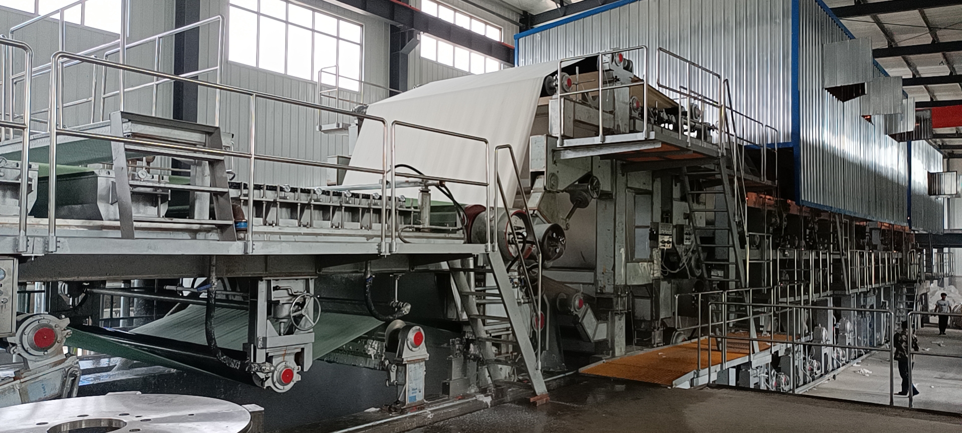 2021年5月，河北金石2640/350拷貝紙機(jī)順利出紙